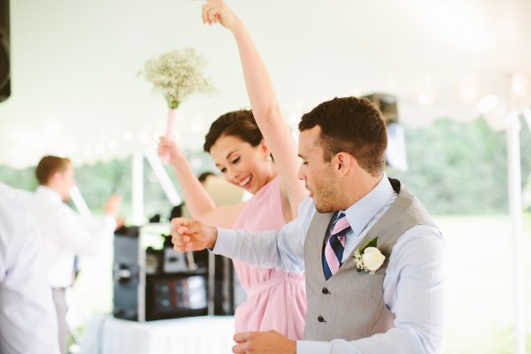 sweet-and-simple-backyard-wedding