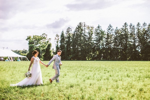 sweet-and-simple-backyard-wedding