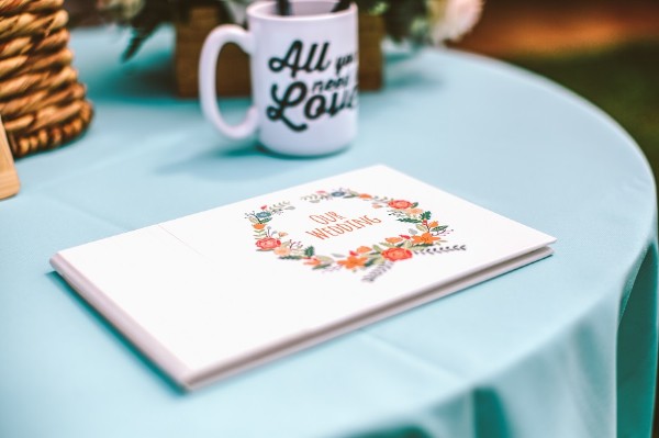 sweet-and-simple-backyard-wedding
