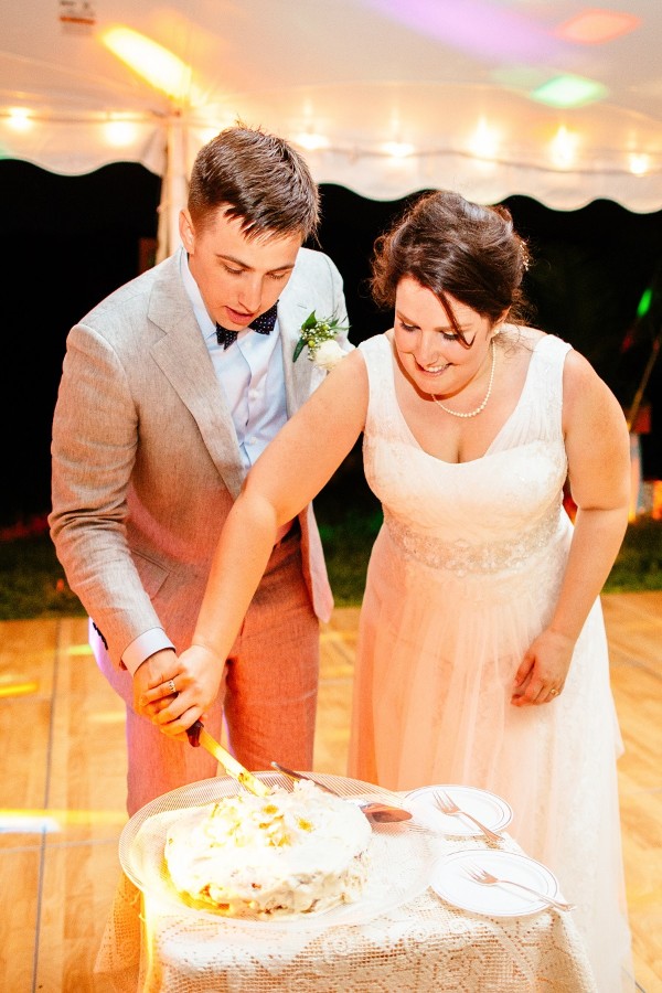 sweet-and-simple-backyard-wedding