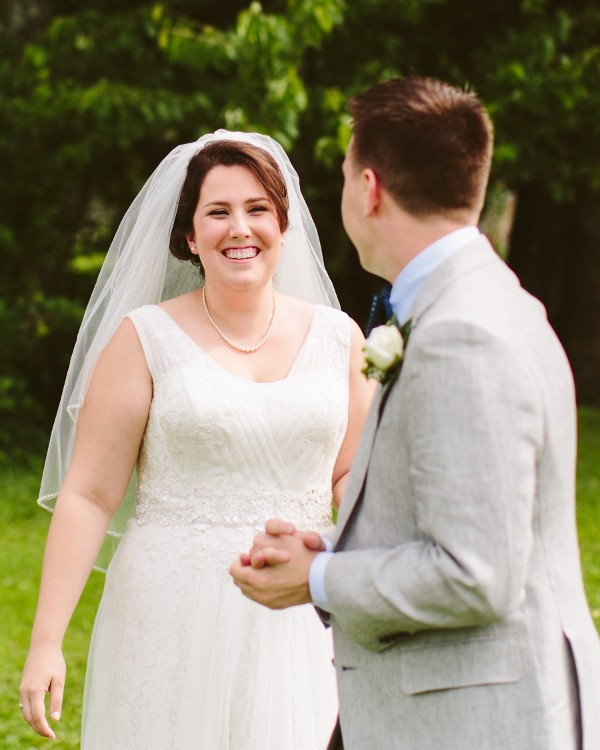 sweet-and-simple-backyard-wedding