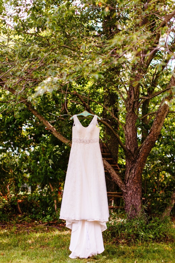sweet-and-simple-backyard-wedding