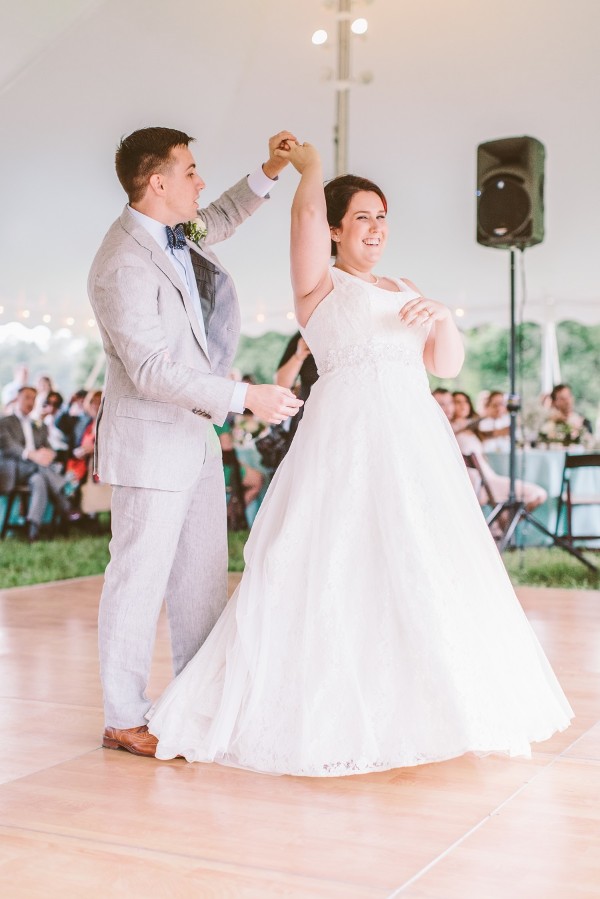 sweet-and-simple-backyard-wedding