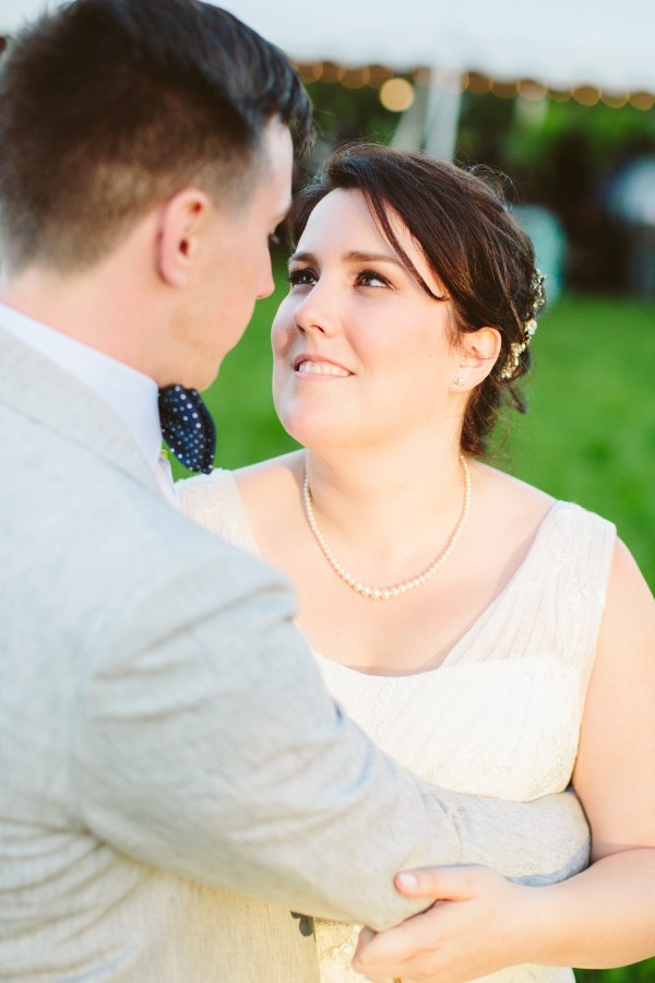 sweet-and-simple-backyard-wedding