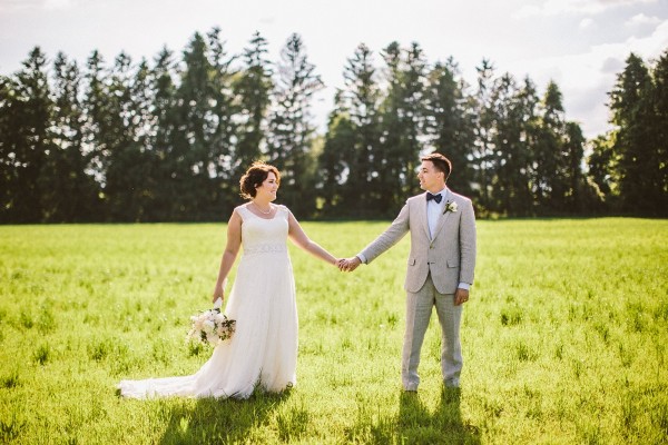 sweet-and-simple-backyard-wedding