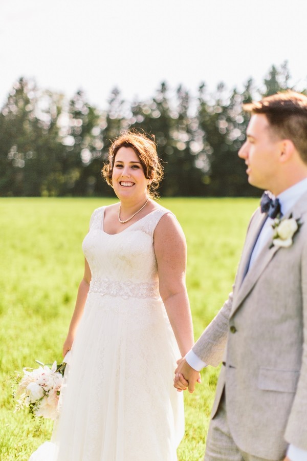sweet-and-simple-backyard-wedding