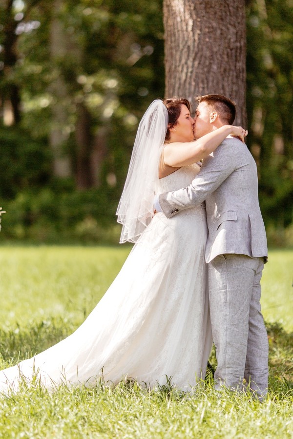 sweet-and-simple-backyard-wedding