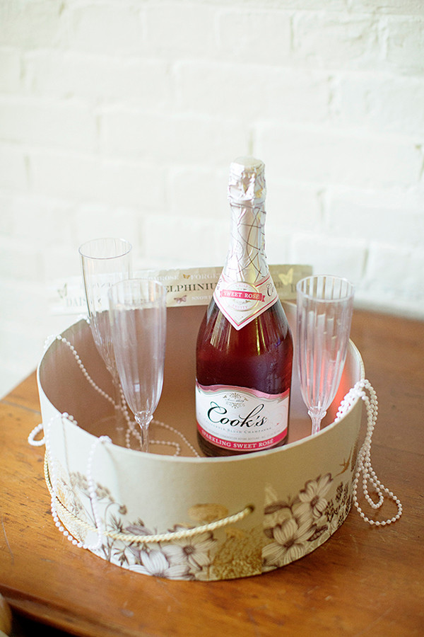tea-party-inspired-wedding