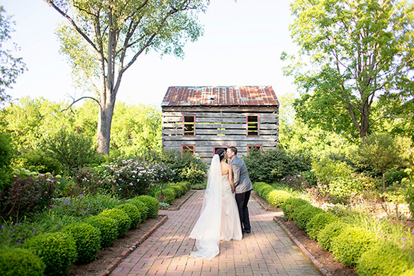 tea-party-inspired-wedding