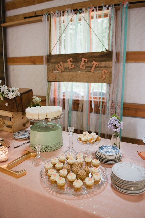 thoughtful-and-thrifty-woodland-wedding