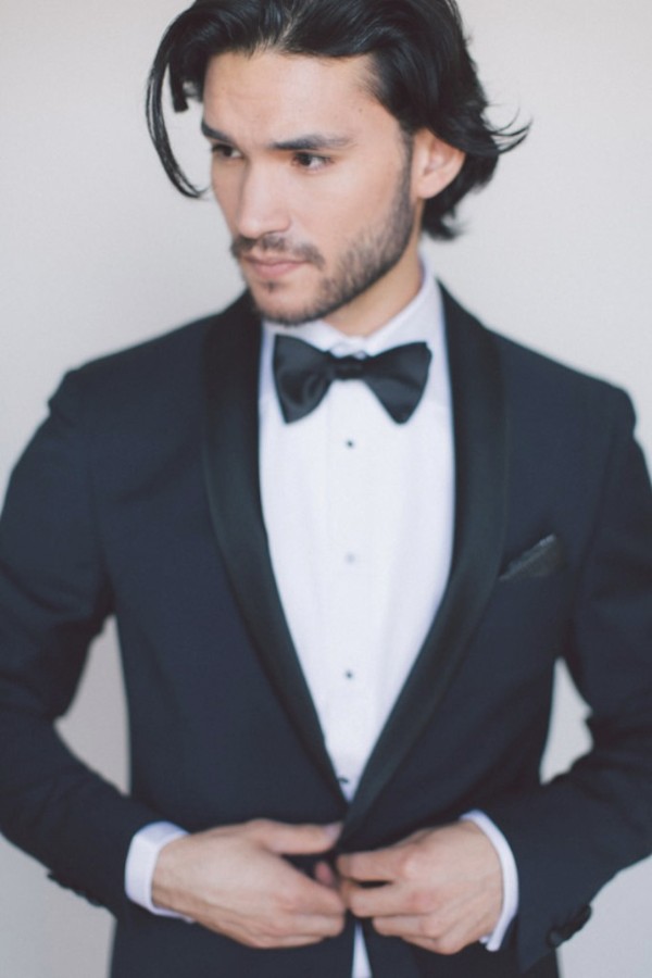 white-black-and-blue-chic-wedding