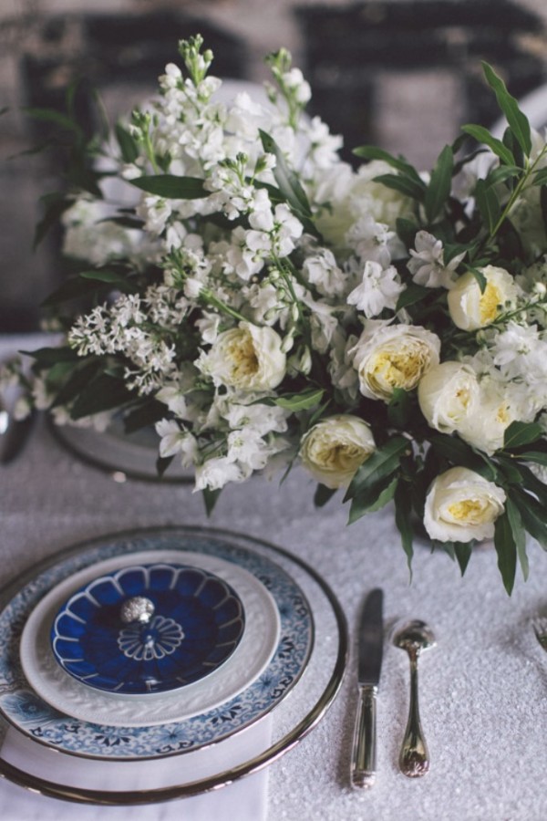 white-black-and-blue-chic-wedding