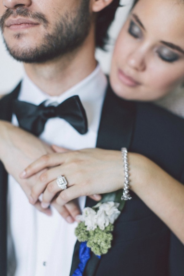 white-black-and-blue-chic-wedding