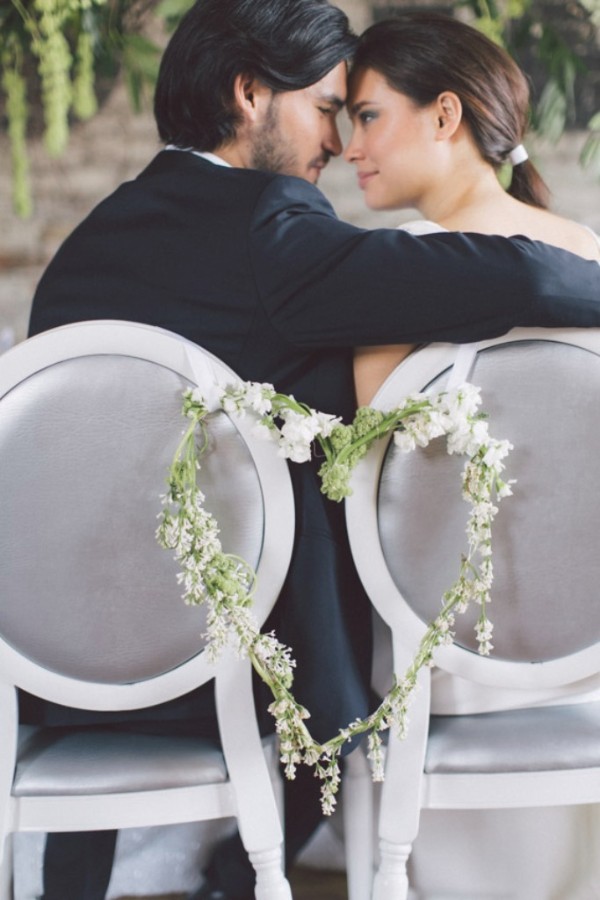 white-black-and-blue-chic-wedding