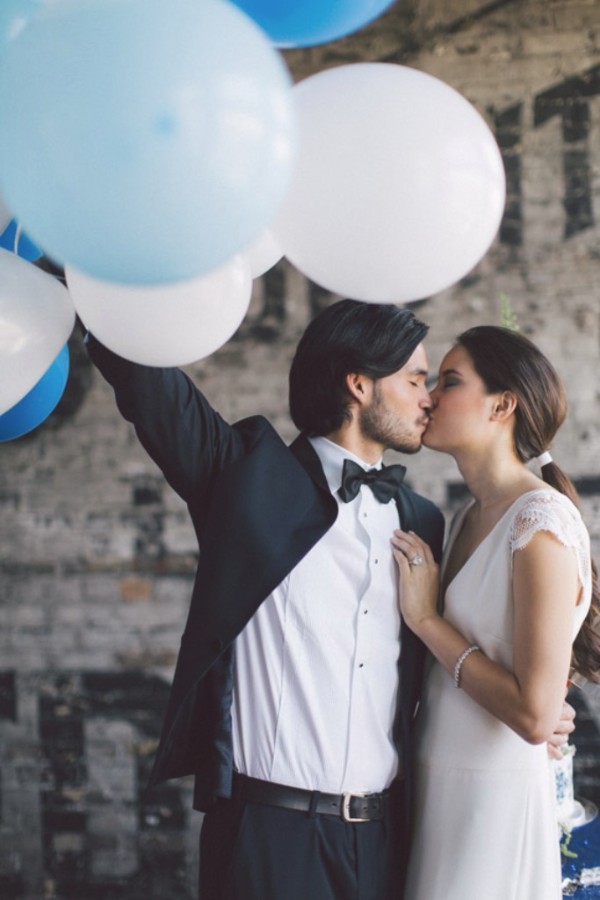 white-black-and-blue-chic-wedding