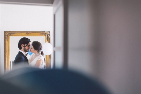 white-black-and-blue-chic-wedding