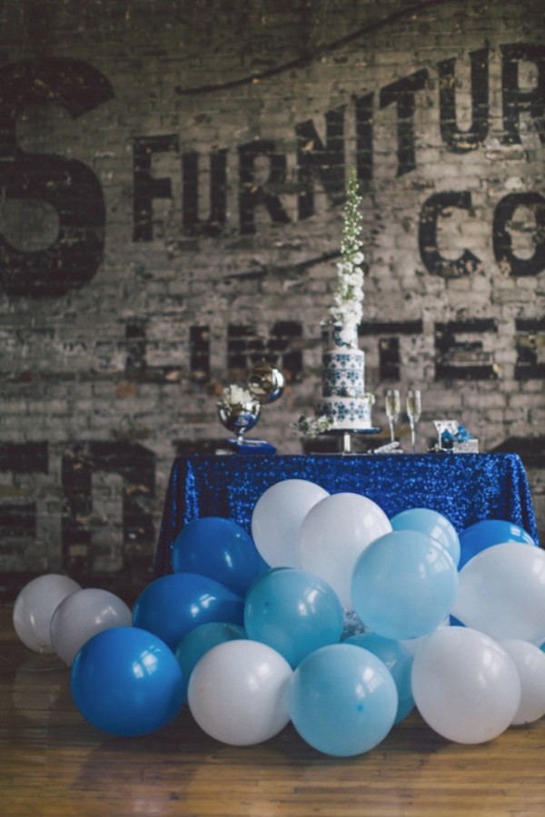 white-black-and-blue-chic-wedding