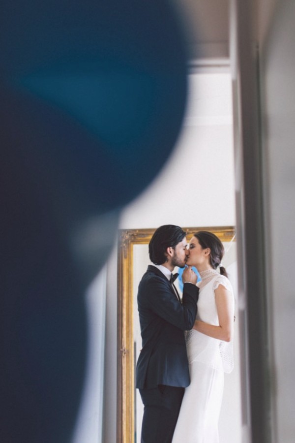 white-black-and-blue-chic-wedding