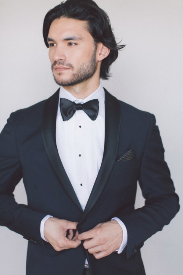 white-black-and-blue-chic-wedding