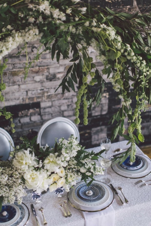 white-black-and-blue-chic-wedding