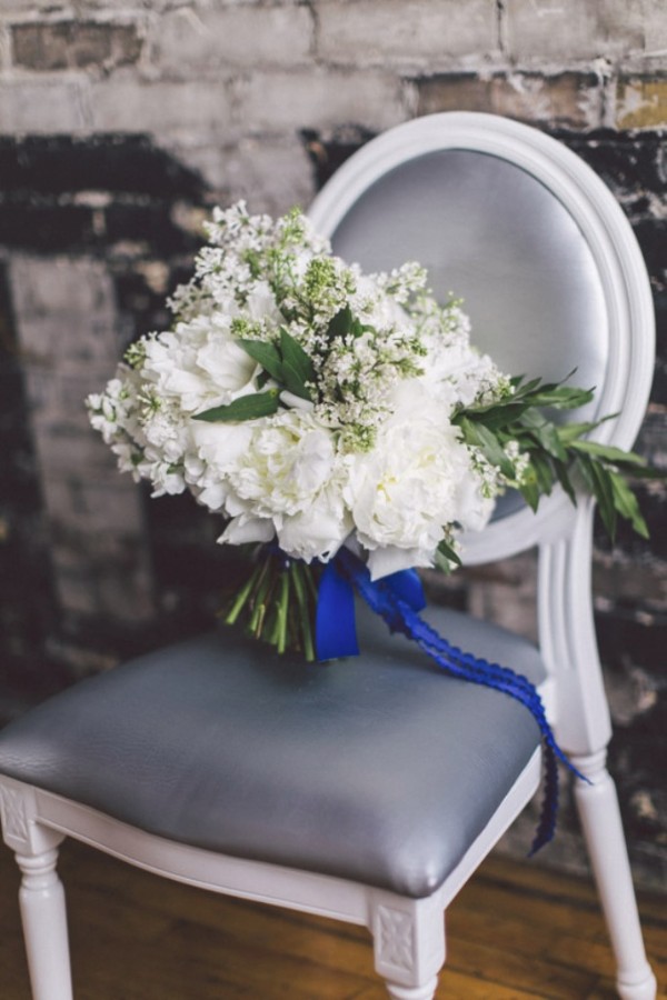 white-black-and-blue-chic-wedding