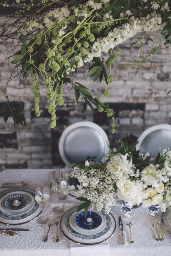 white-black-and-blue-chic-wedding