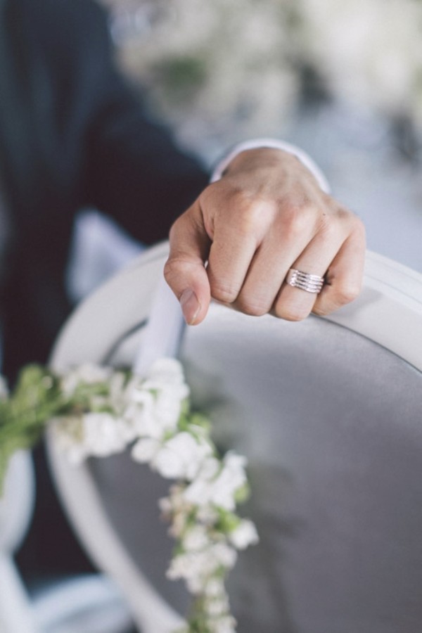 white-black-and-blue-chic-wedding