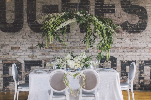 white-black-and-blue-chic-wedding