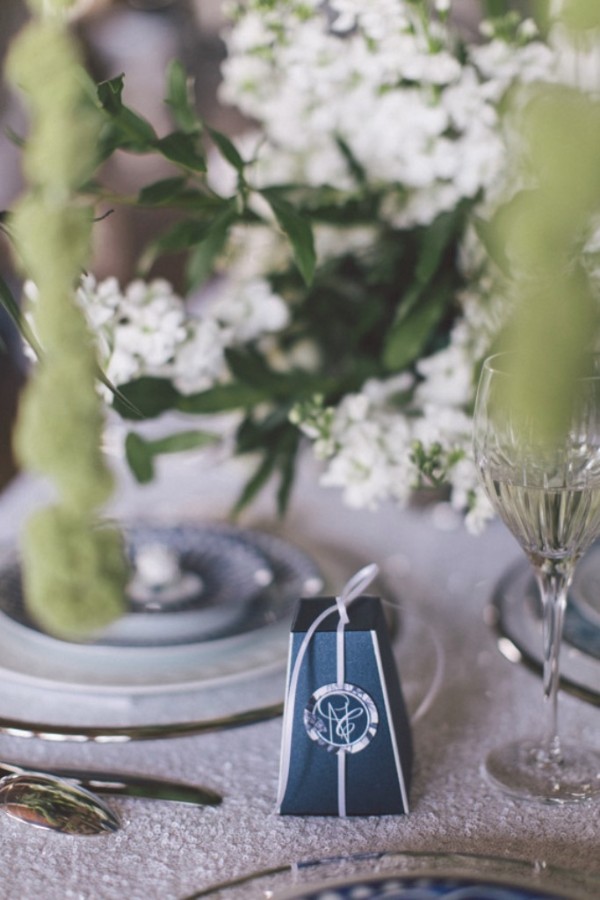 white-black-and-blue-chic-wedding