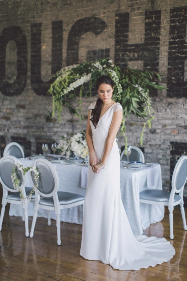 white-black-and-blue-chic-wedding