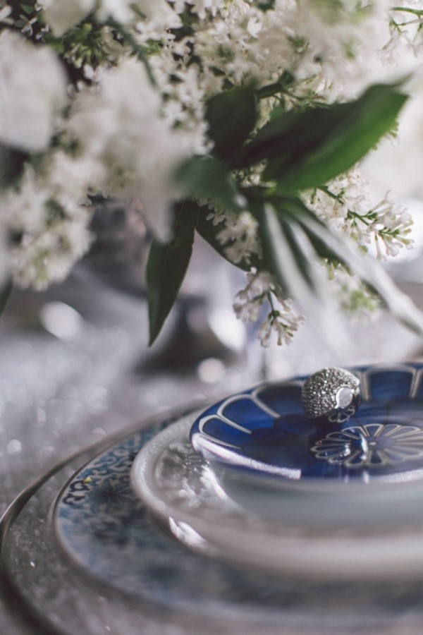 white-black-and-blue-chic-wedding