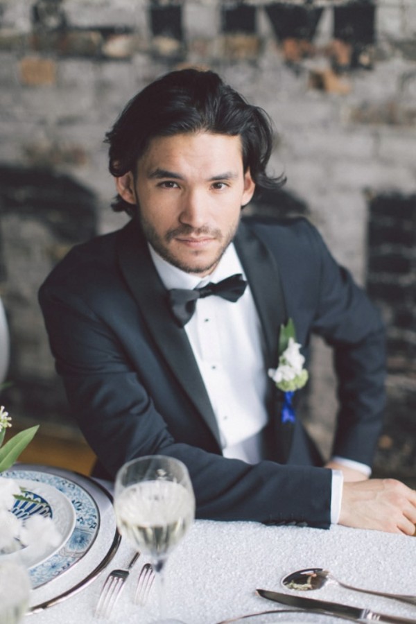 white-black-and-blue-chic-wedding