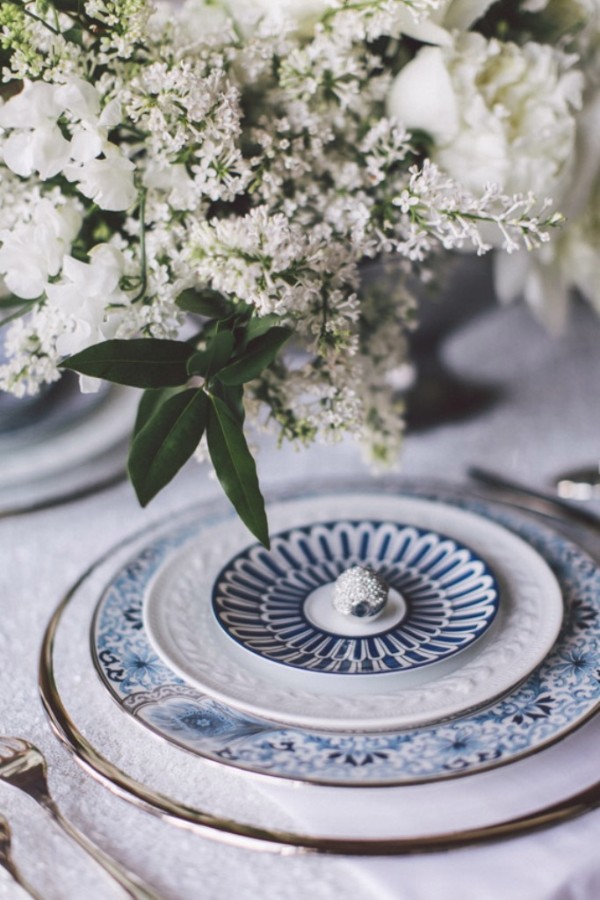 white-black-and-blue-chic-wedding