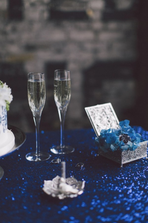 white-black-and-blue-chic-wedding