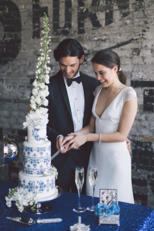 white-black-and-blue-chic-wedding