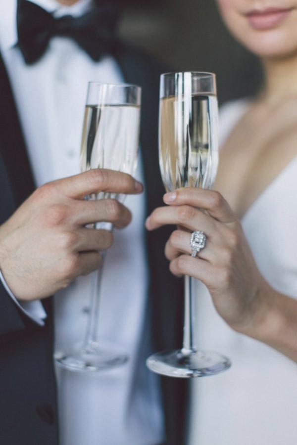 white-black-and-blue-chic-wedding