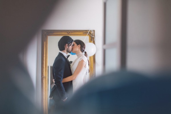 white-black-and-blue-chic-wedding