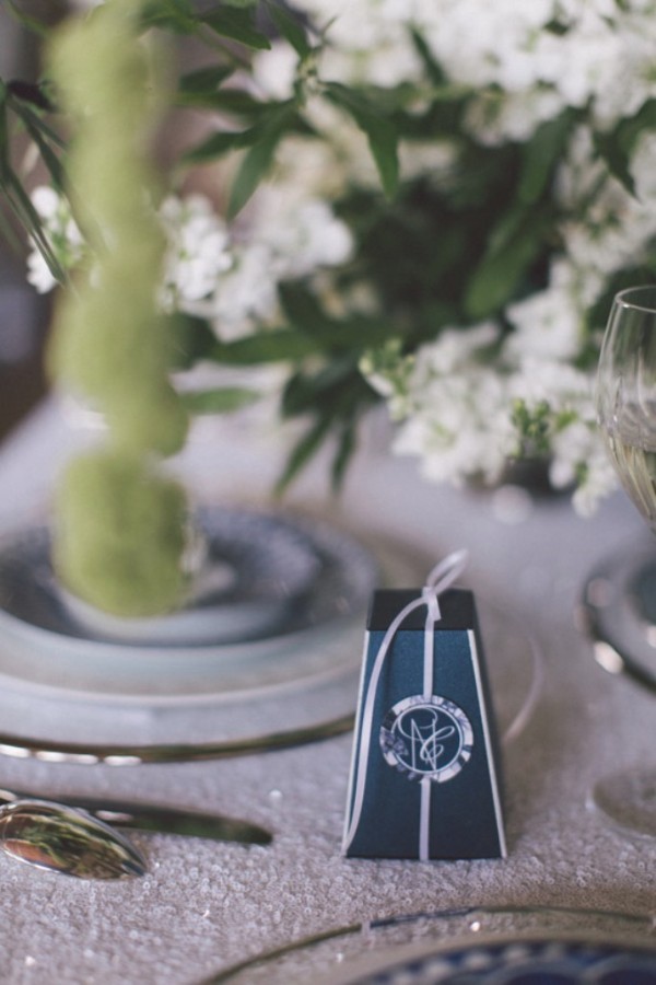 white-black-and-blue-chic-wedding