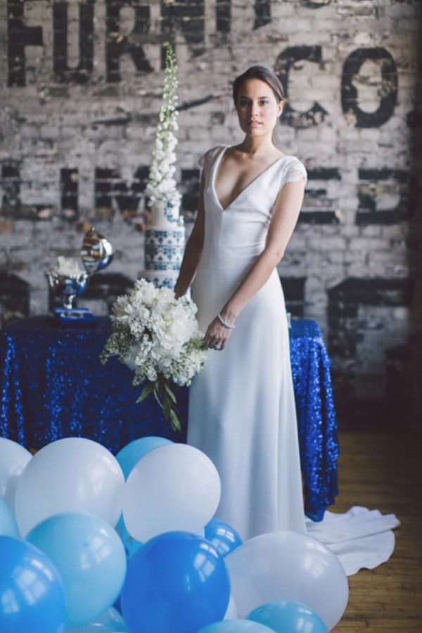 white-black-and-blue-chic-wedding