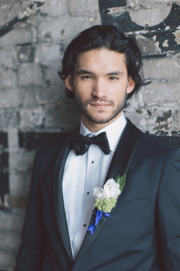 white-black-and-blue-chic-wedding
