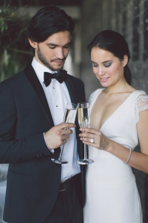 white-black-and-blue-chic-wedding