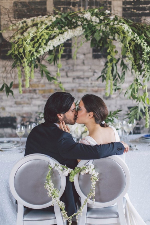 white-black-and-blue-chic-wedding