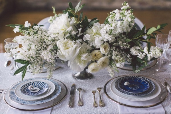white-black-and-blue-chic-wedding
