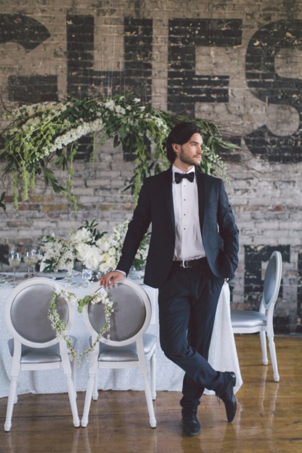 white-black-and-blue-chic-wedding