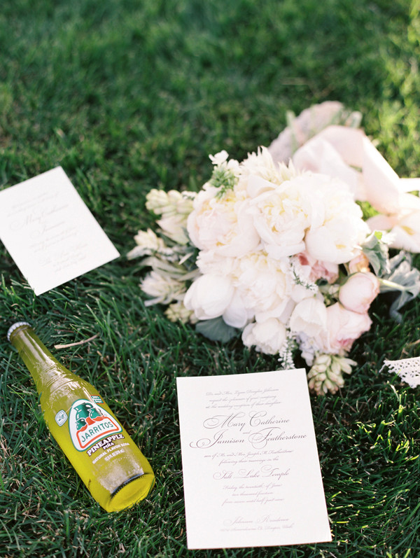 blue-and-white-backyard-wedding