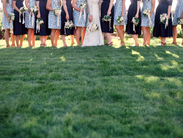blue-and-white-backyard-wedding