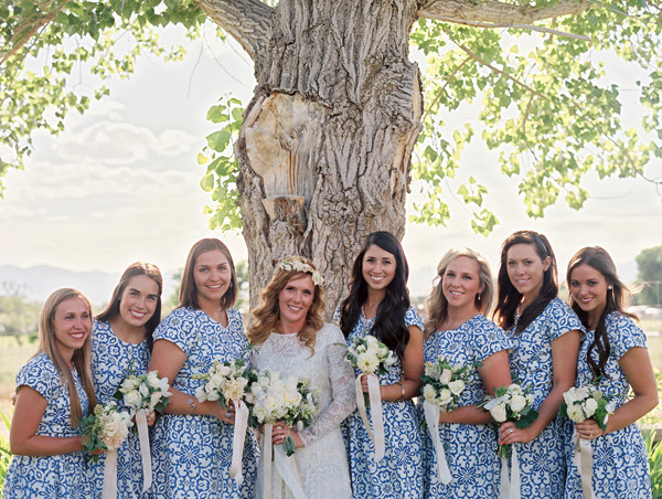 blue-and-white-backyard-wedding