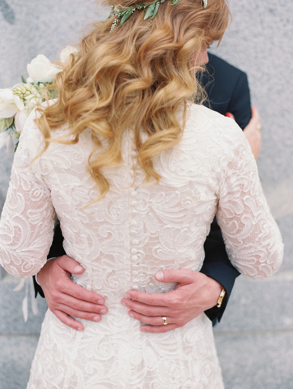 blue-and-white-backyard-wedding