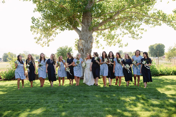 blue-and-white-backyard-wedding