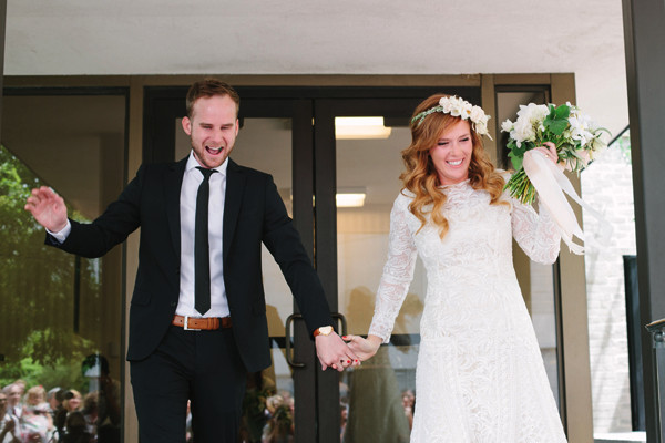 blue-and-white-backyard-wedding